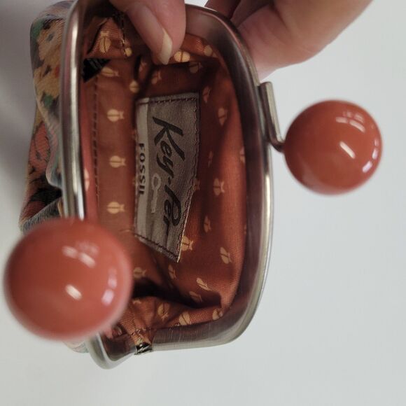 Fossil Key Per Kiss Lock Small Coin Purse poppy Floral Multicolor NWOT - Picture 4 of 6